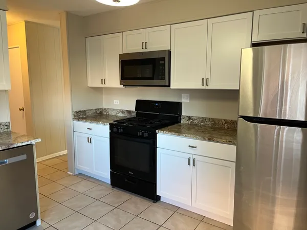 $349,000 | 4864 Carol Street, Unit D, Skokie, IL 60077