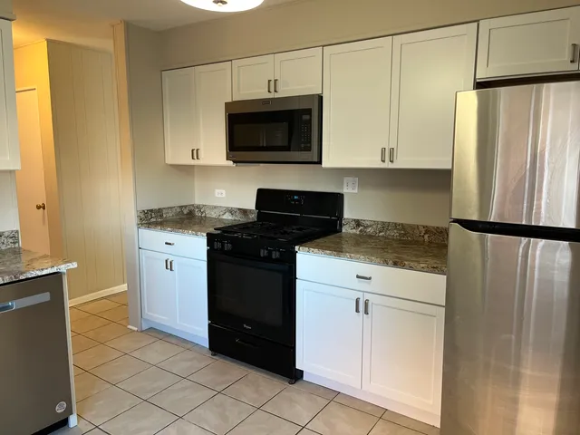 $345,000 | 4864 Carol Street, Unit D, Skokie, IL 60077