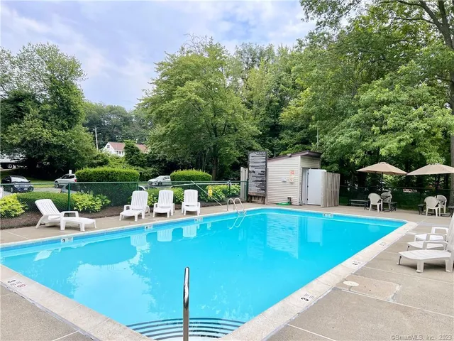 $1,700 | 3699 Broadbridge Avenue, Unit 132, Stratford, CT 06614