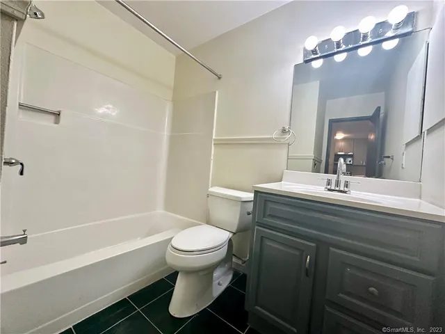 $1,700 | 3699 Broadbridge Avenue, Unit 132, Stratford, CT 06614