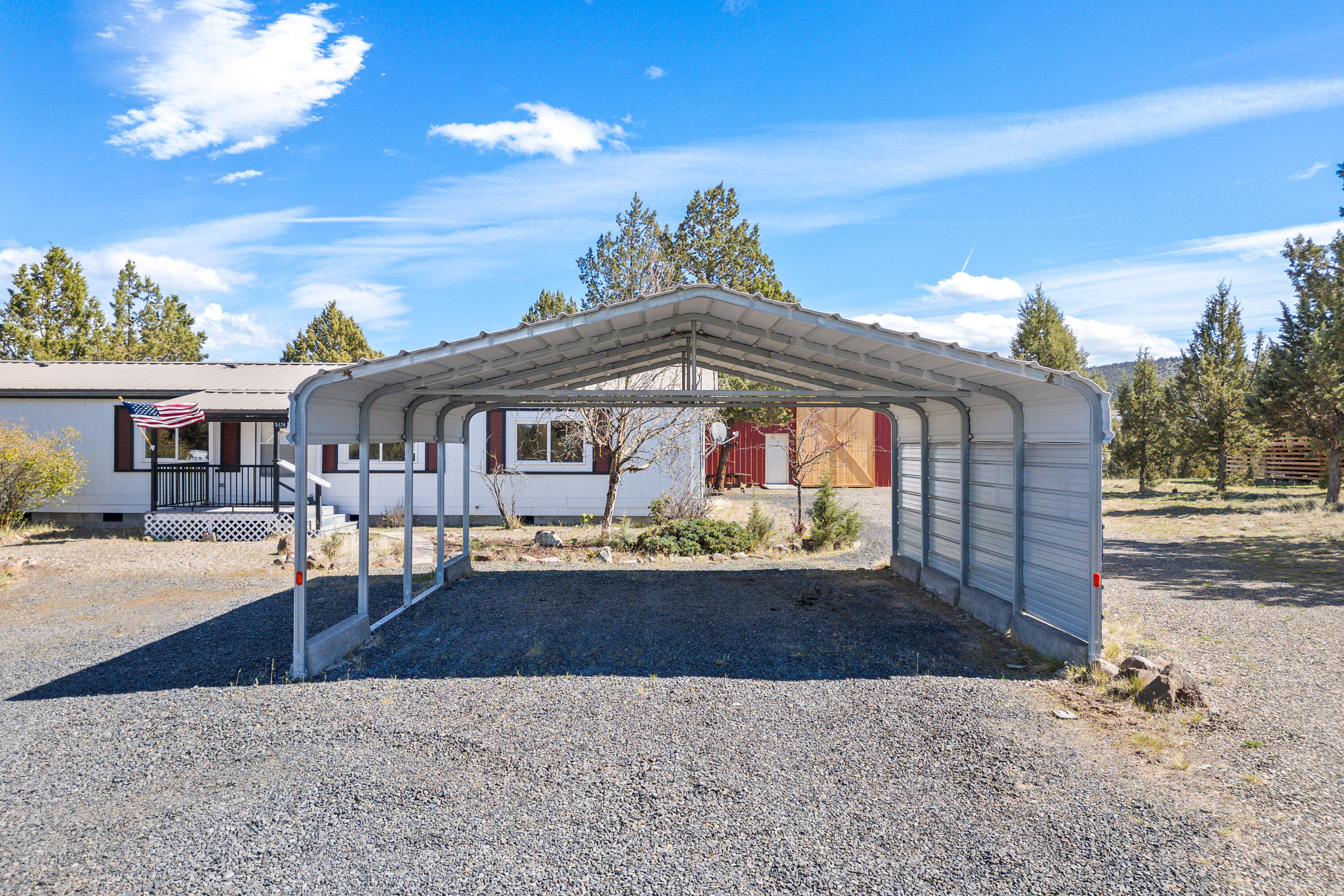 5674 Southeast Davis Loop Prineville, OR 97754 - Photo 32 of 48 a front view of house with yard