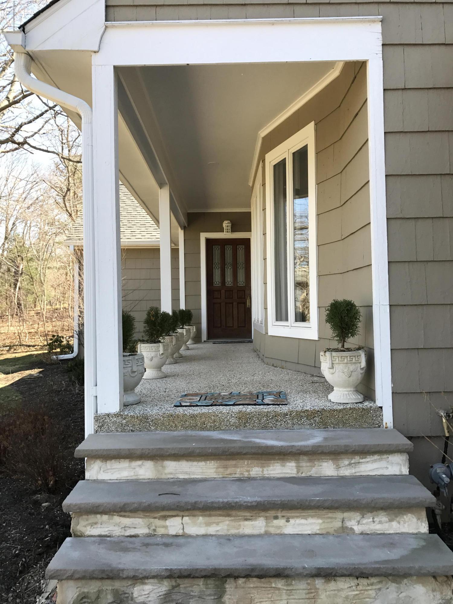 93 River Road Rumson, NJ 07760 - Photo 5 of 25 IMG_1136