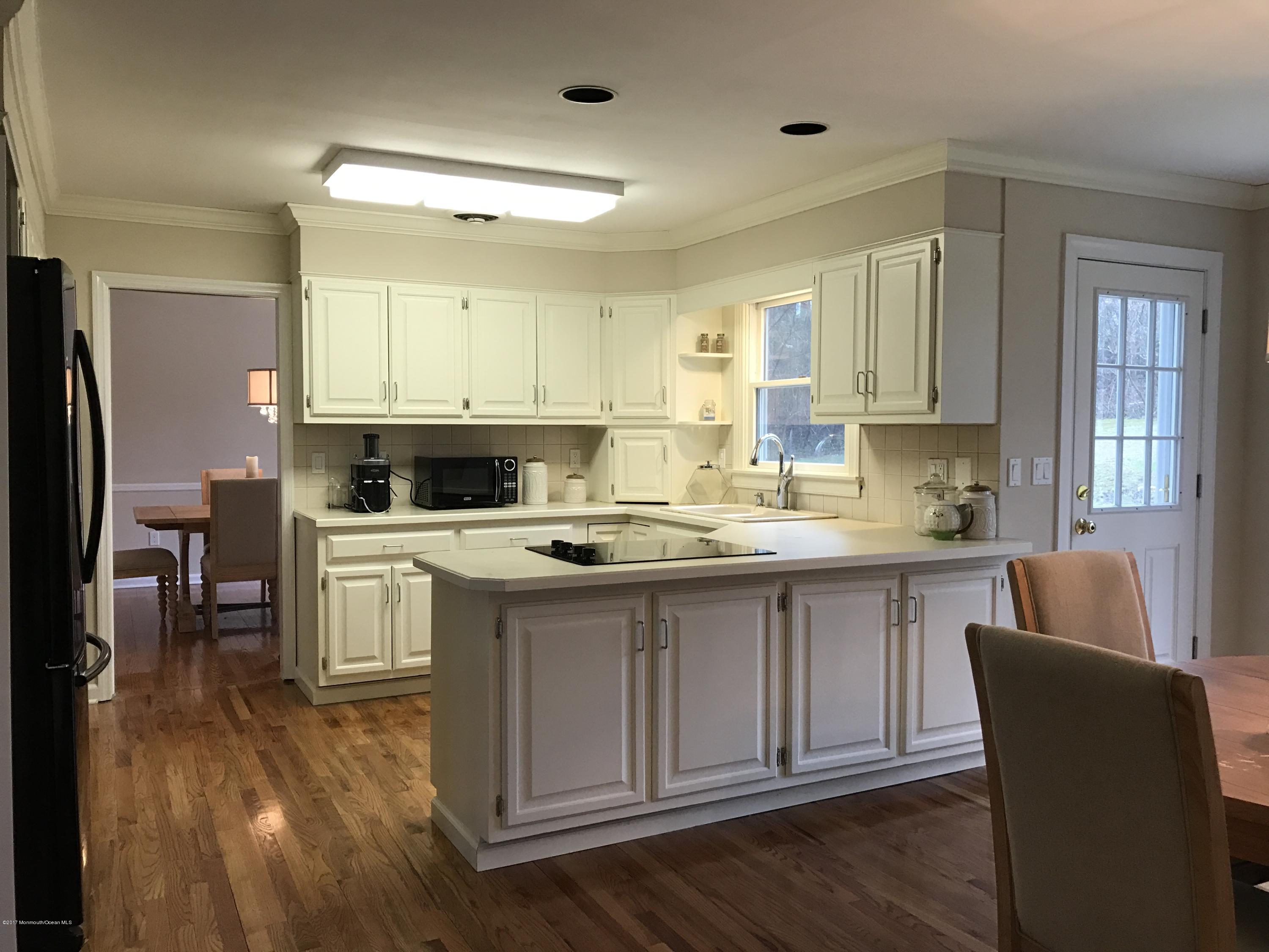 93 River Road Rumson, NJ 07760 - Photo 8 of 25 IMG_1320