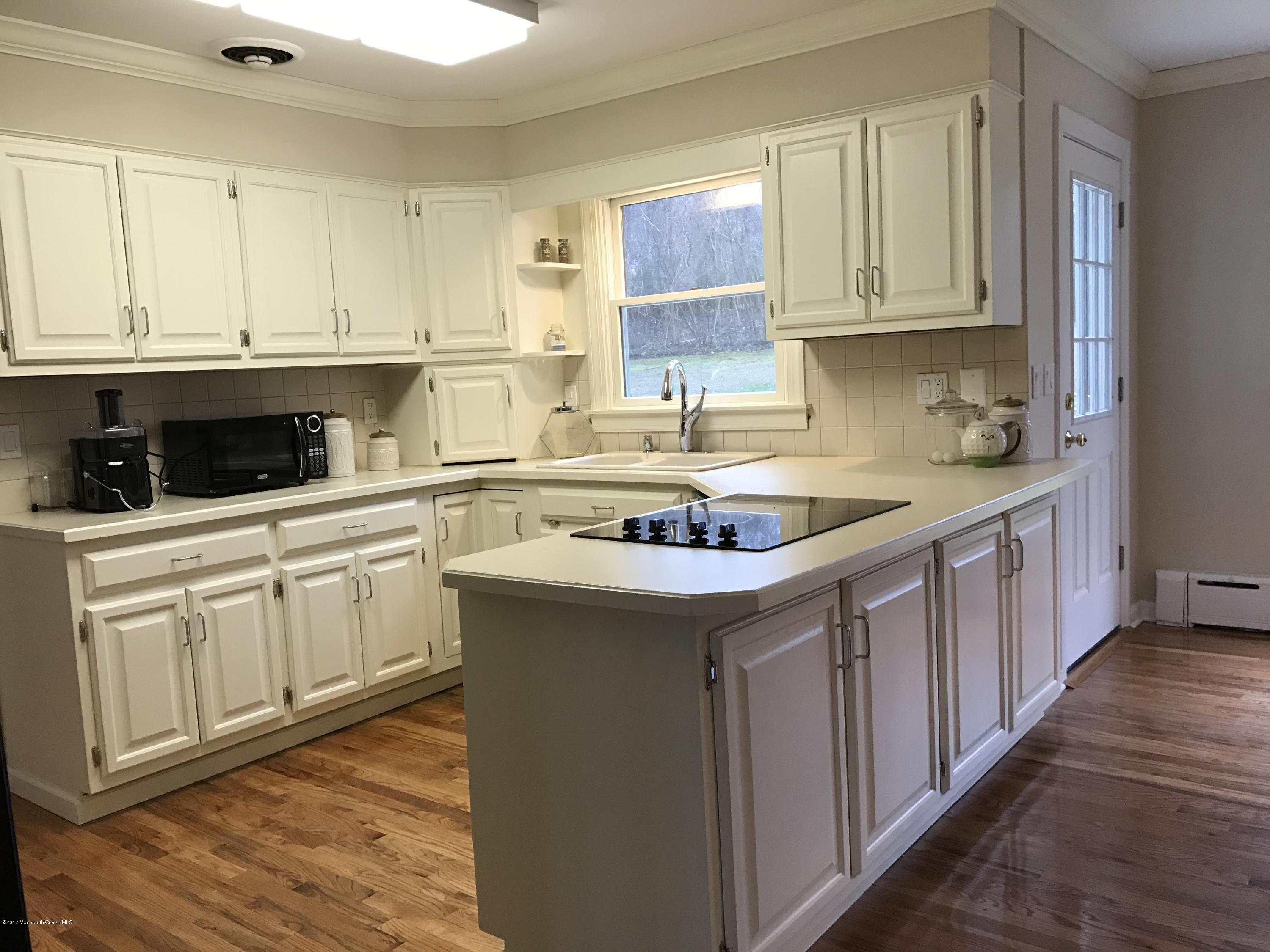 93 River Road Rumson, NJ 07760 - Photo 9 of 25 IMG_1321
