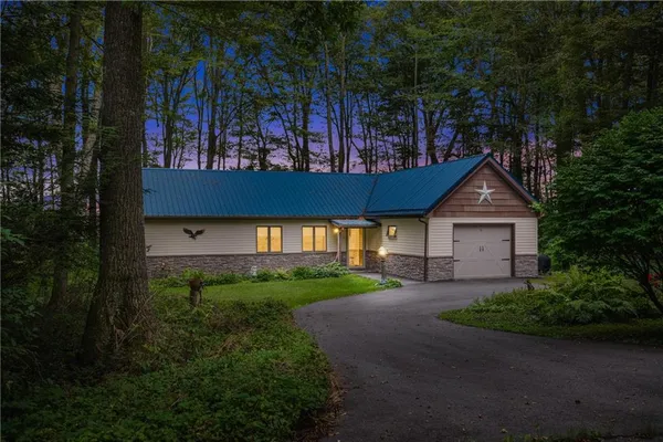 $389,000 | 137 Wenachee Lane, Indian Lake, PA 15926