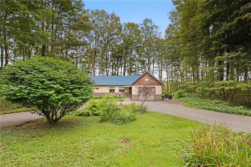 137 Wenachee Lane Indian Lake, PA 15926 - Photo 3 of 50