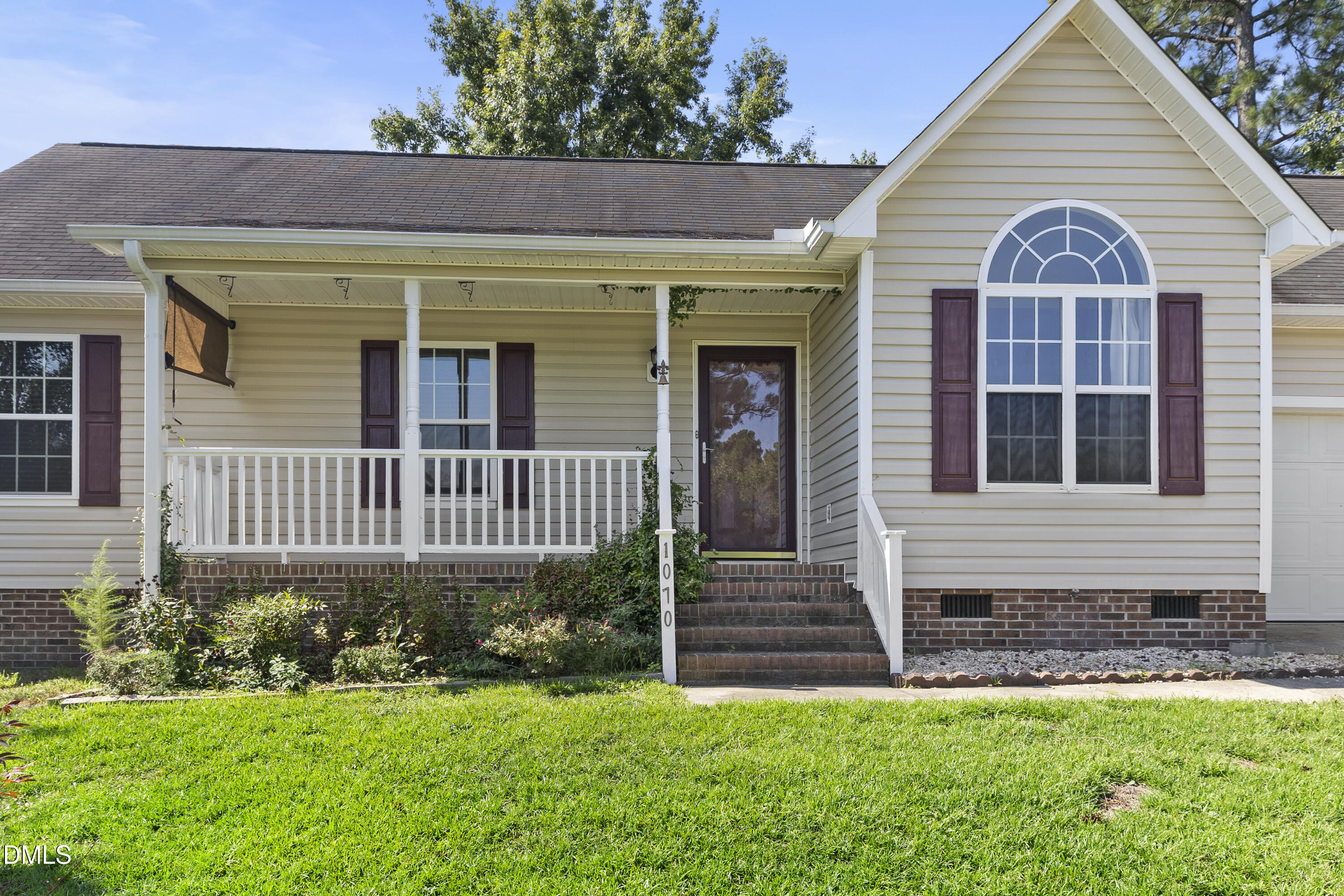 1070 Roundabout Road Cameron, NC 28326 - Photo 9 of 56 06