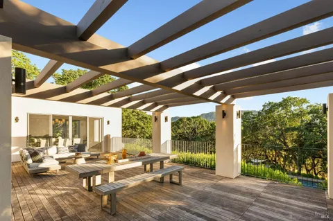 $3,995,000 | 9359 Ladera Road, Glen Ellen, CA 95442