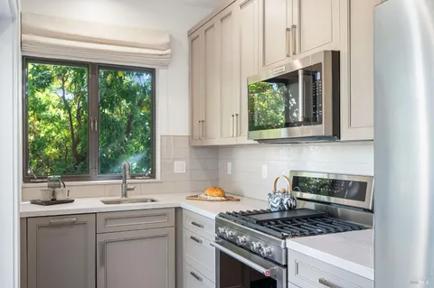 $3,995,000 | 9359 Ladera Road, Glen Ellen, CA 95442