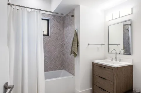 $3,995,000 | 9359 Ladera Road, Glen Ellen, CA 95442