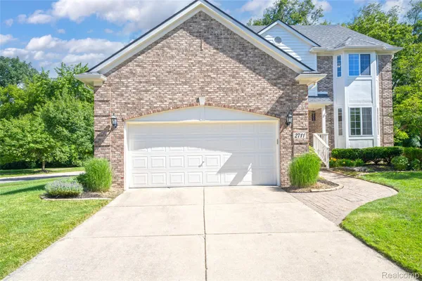 $469,000 | 2711 Greenlawn Avenue, Commerce Township, MI 48382