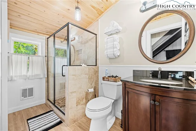 $575,000 | 713 Pine Ridge Road, Beech Mountain, NC 28604