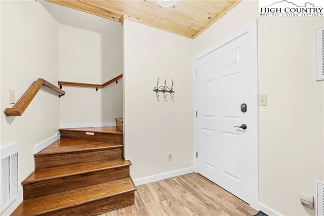 $575,000 | 713 Pine Ridge Road, Beech Mountain, NC 28604