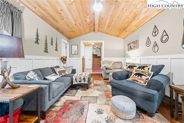 $575,000 | 713 Pine Ridge Road, Beech Mountain, NC 28604