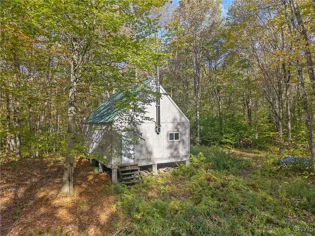 $84,900 | 97 Beaver Creek, Redfield, NY 13437