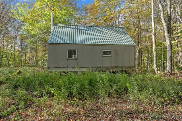 $84,900 | 97 Beaver Creek, Redfield, NY 13437