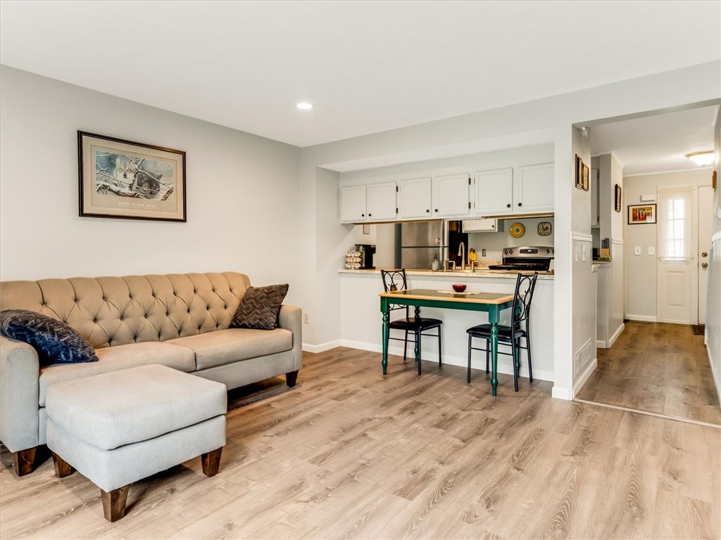 88 Devonshire Circle Penfield, NY 14526 - Photo 13 of 36