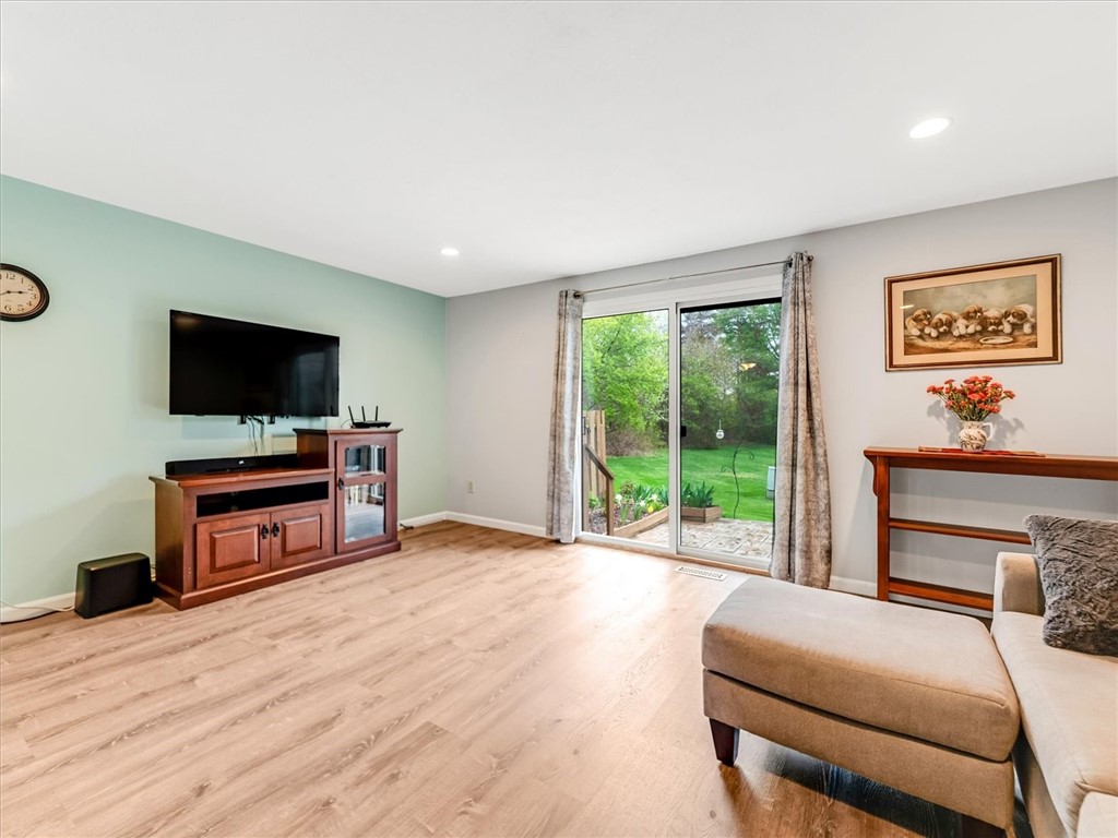 88 Devonshire Circle Penfield, NY 14526 - Photo 14 of 36