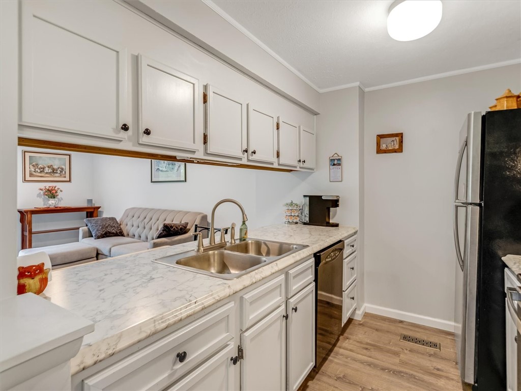 88 Devonshire Circle Penfield, NY 14526 - Photo 6 of 36 Newly resurface cabinets with hardware.