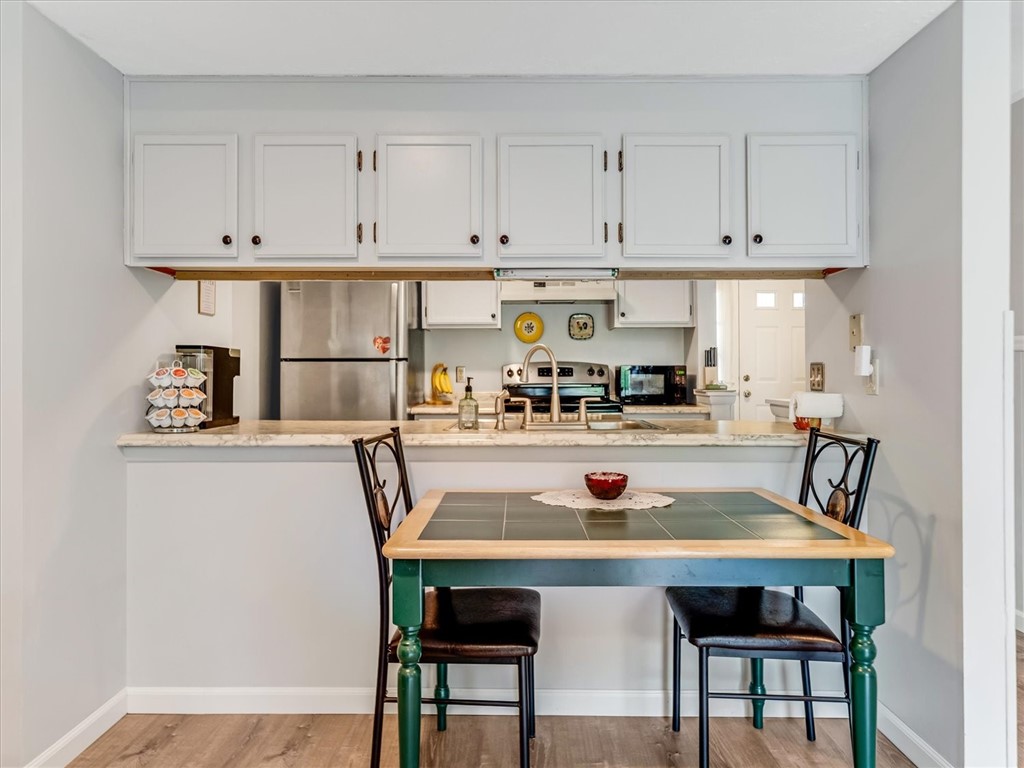 88 Devonshire Circle Penfield, NY 14526 - Photo 10 of 36