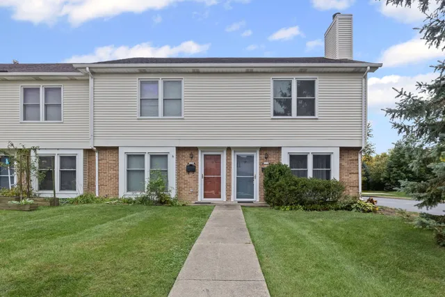 $2,500 | 1725 Pickwick Lane, Glenview, IL 60026