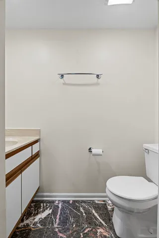 $2,500 | 1725 Pickwick Lane, Glenview, IL 60026