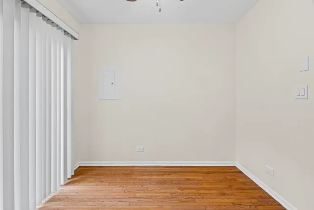 $2,500 | 1725 Pickwick Lane, Glenview, IL 60026