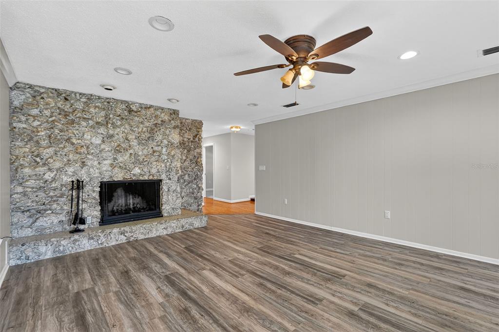 639 Howard Avenue Lakeland, FL 33815 - Photo 22 of 63