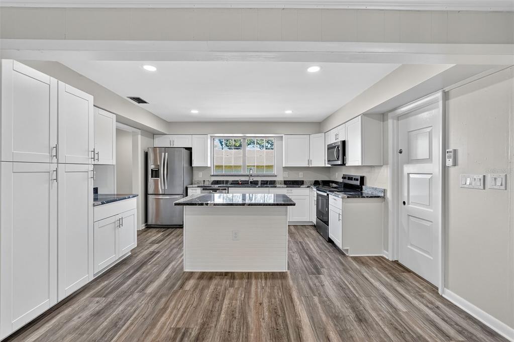 639 Howard Avenue Lakeland, FL 33815 - Photo 23 of 63