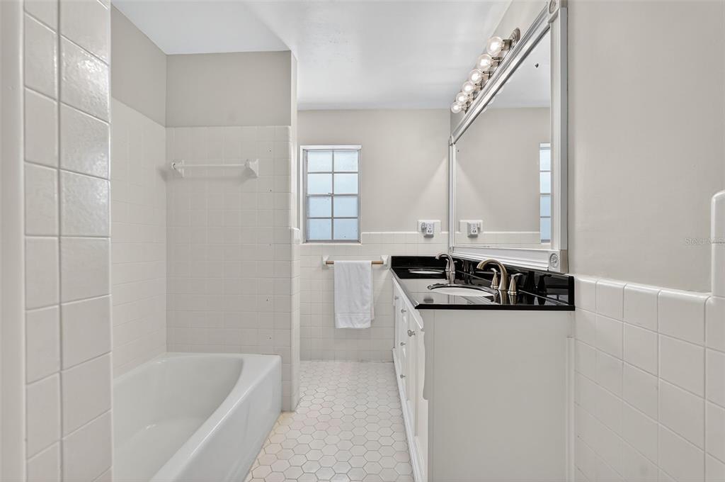 639 Howard Avenue Lakeland, FL 33815 - Photo 34 of 63