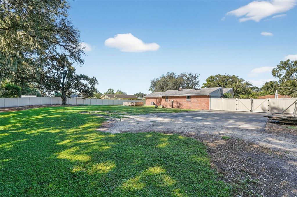 639 Howard Avenue Lakeland, FL 33815 - Photo 49 of 63