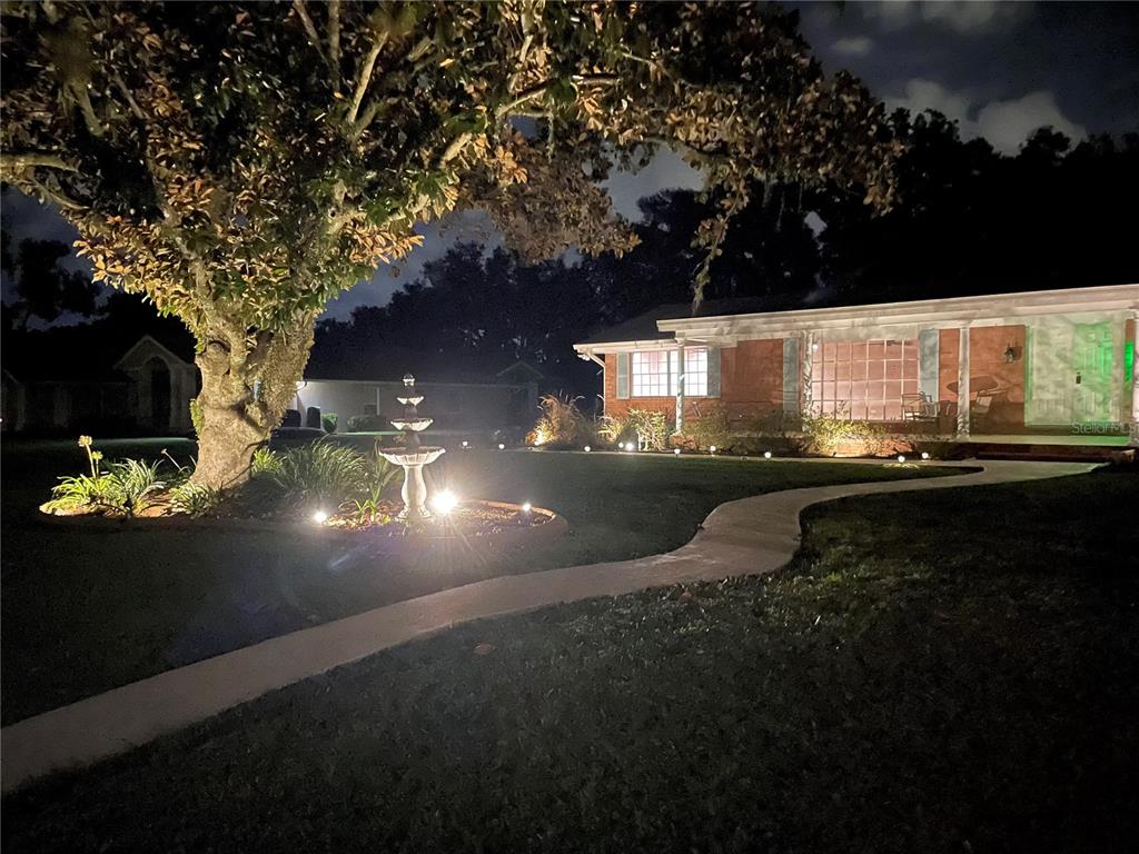 639 Howard Avenue Lakeland, FL 33815 - Photo 8 of 63