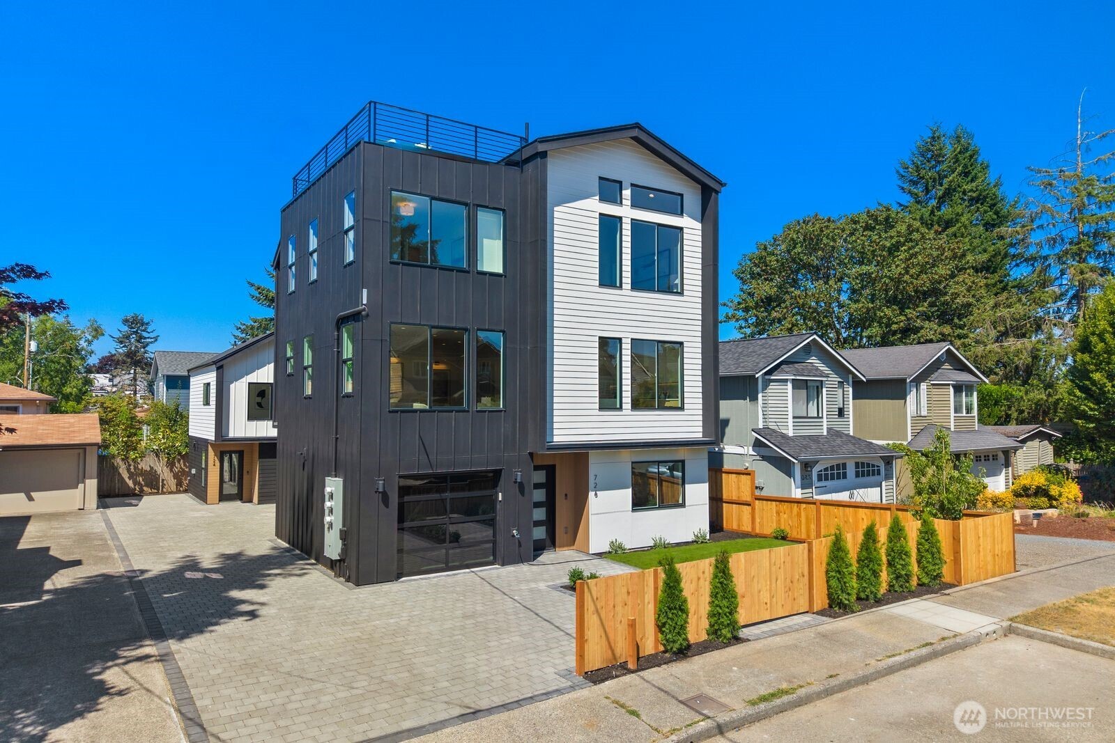 726 North 89th Street Seattle, WA 98103 - Photo 1 of 25 Gallery Image 1