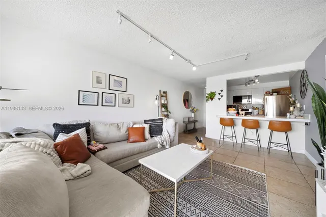 $2,450 | 2150 Southwest 16th Avenue, Unit 402, Miami, FL 33145