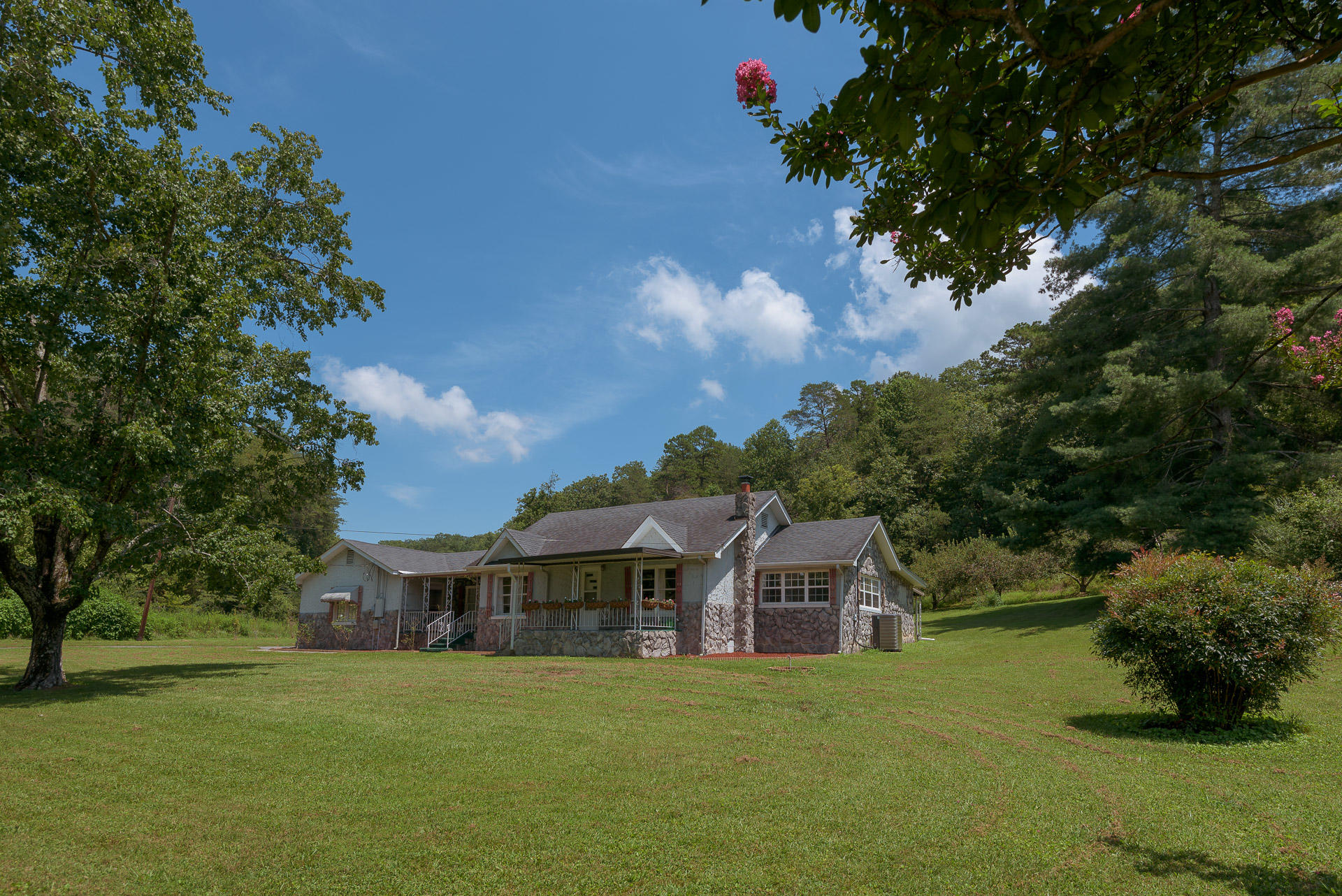 7624 Harper Road Hixson, TN 37343 - Photo 23 of 31 Front View