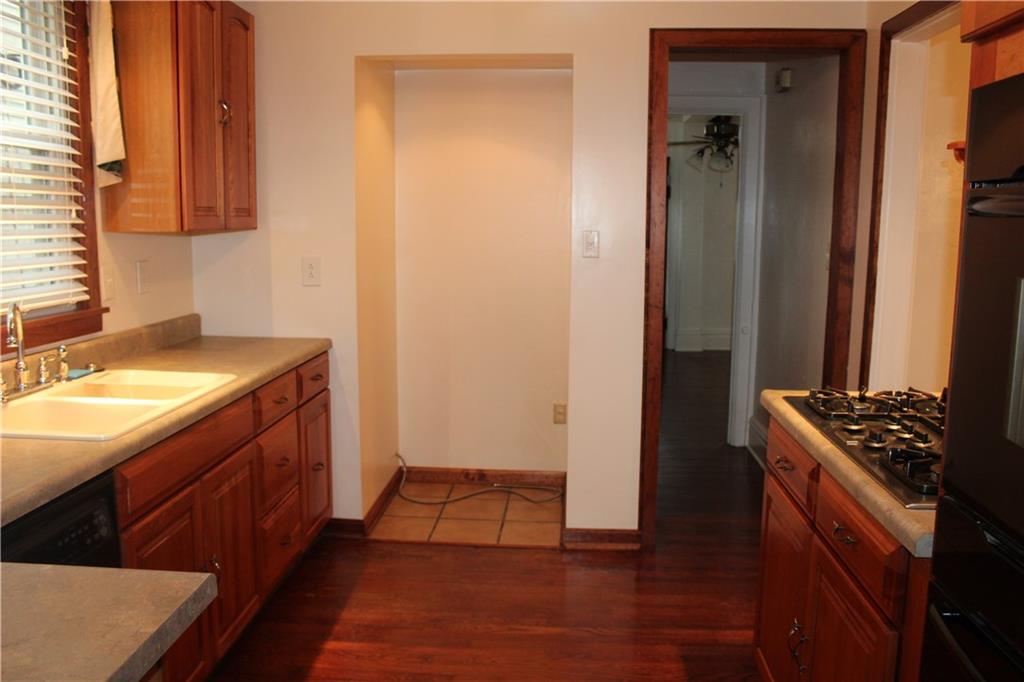 6 Oakwood Road Pittsburgh, PA 15205 - Photo 11 of 25 Gallery Image 11
