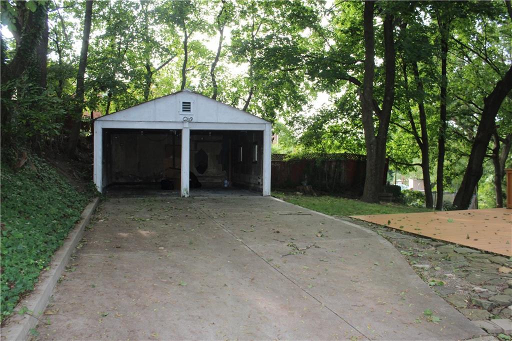 6 Oakwood Road Pittsburgh, PA 15205 - Photo 22 of 25 Gallery Image 22