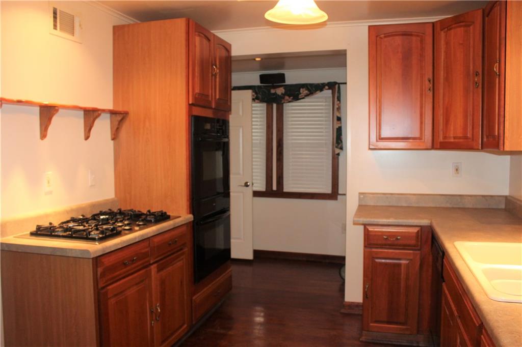 6 Oakwood Road Pittsburgh, PA 15205 - Photo 10 of 25 Gallery Image 10