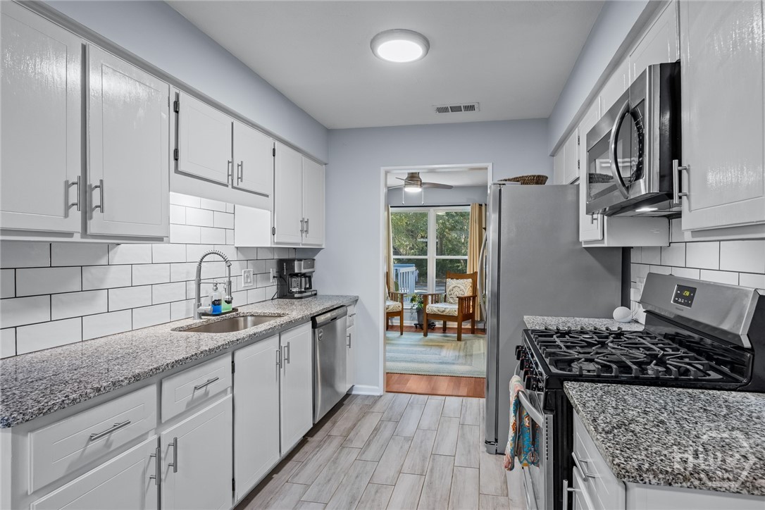 209 Deerwood Road Savannah, GA 31410 - Photo 8 of 34 Gallery Image 8