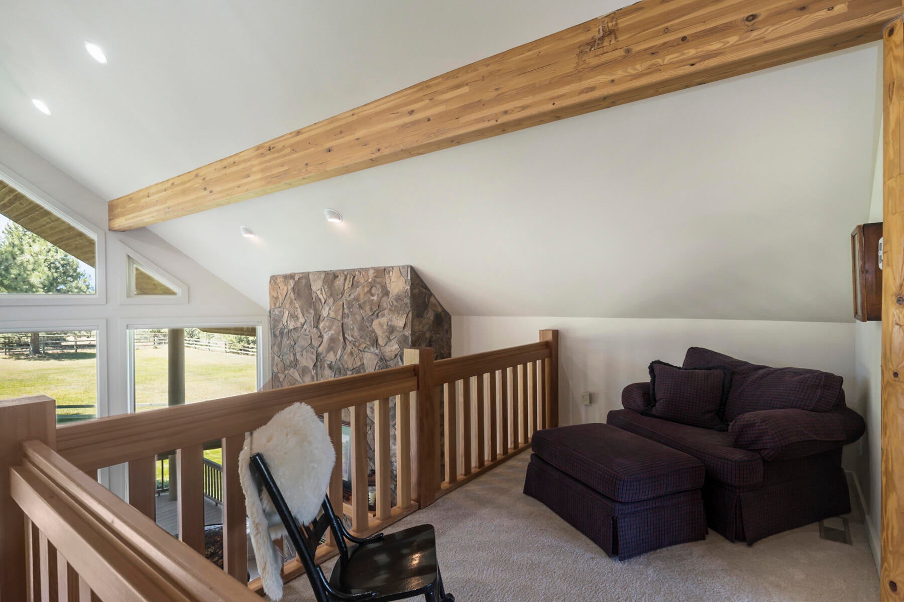 60696 Tekampe Road Bend, OR 97702 - Photo 26 of 61 Upstairs loft area