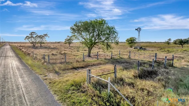 $154,800 | 17 Hiller Road, Inez, TX 77968