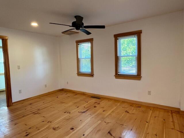 878 River Road Tenants Harbor, ME 04860 - Photo 9 of 24 Living Room
