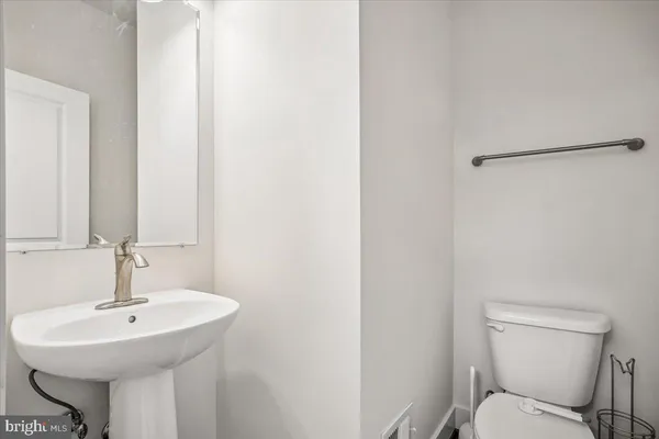 $5,500 | 3016 20th Street South, Arlington, VA 22206