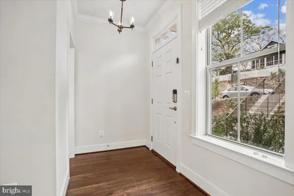 $5,500 | 3016 20th Street South, Arlington, VA 22206