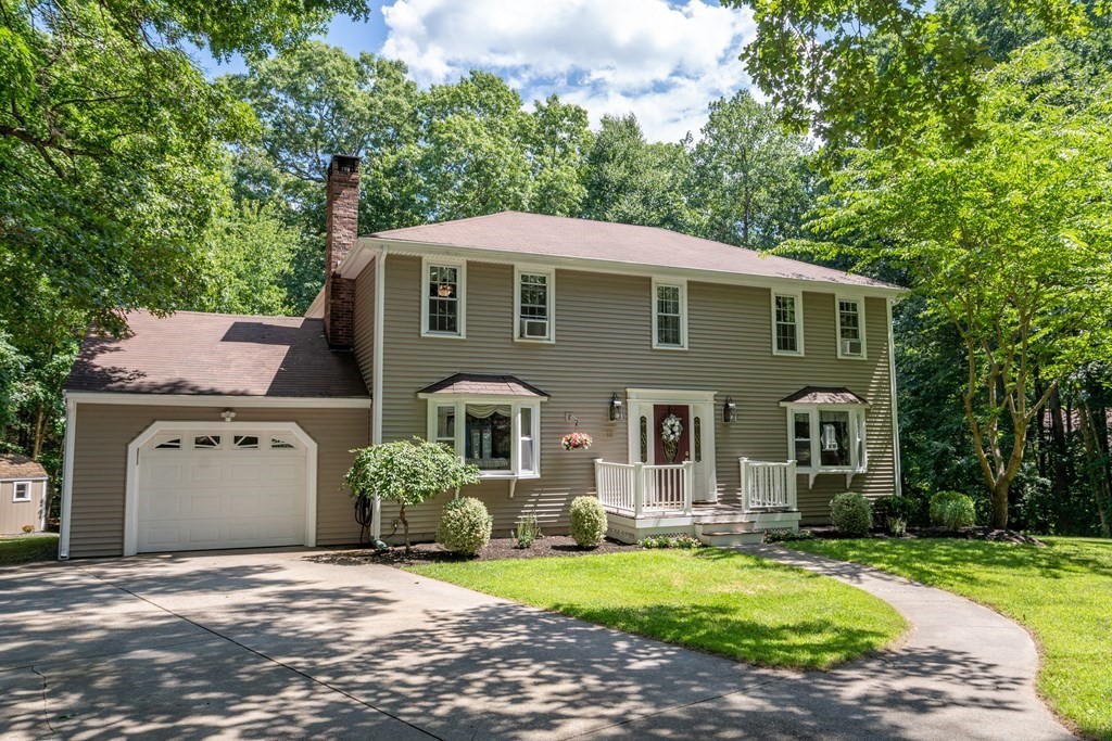 10 Oak Hill Road Mendon, MA 01756 - Photo 1 of 36 Gallery Image 1