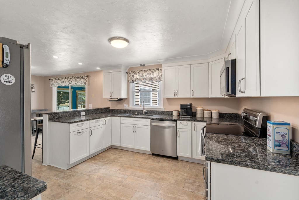 10 Oak Hill Road Mendon, MA 01756 - Photo 14 of 36 Gallery Image 14