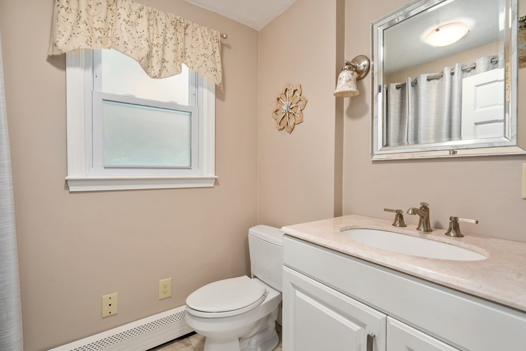 10 Oak Hill Road Mendon, MA 01756 - Photo 17 of 36 Gallery Image 17
