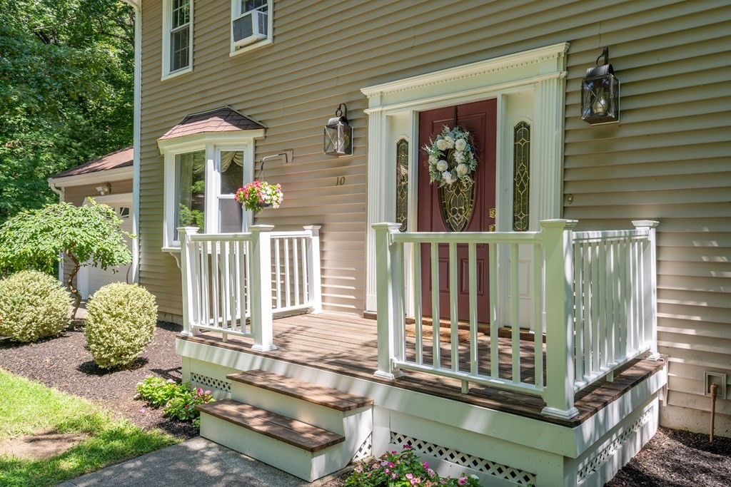 10 Oak Hill Road Mendon, MA 01756 - Photo 4 of 36 Gallery Image 4