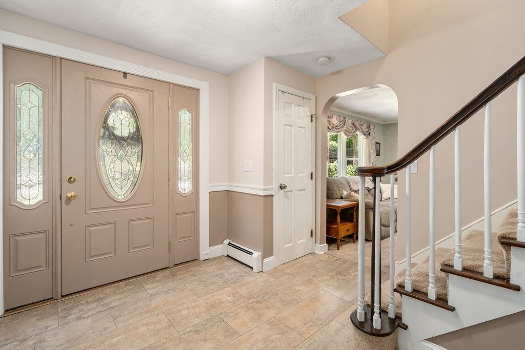 10 Oak Hill Road Mendon, MA 01756 - Photo 5 of 36 Gallery Image 5