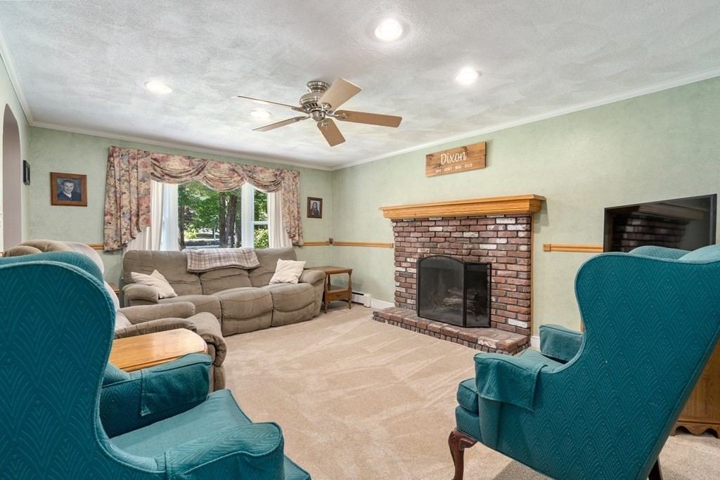 10 Oak Hill Road Mendon, MA 01756 - Photo 9 of 36 Gallery Image 9
